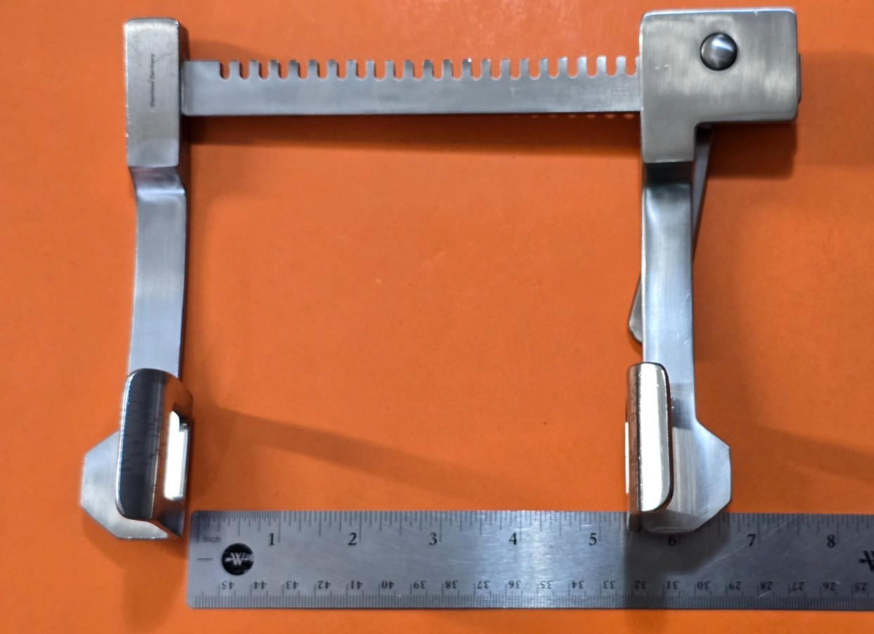 Surgical Finochietto Rib Spreader Retractor Child Spread 5 3/8"