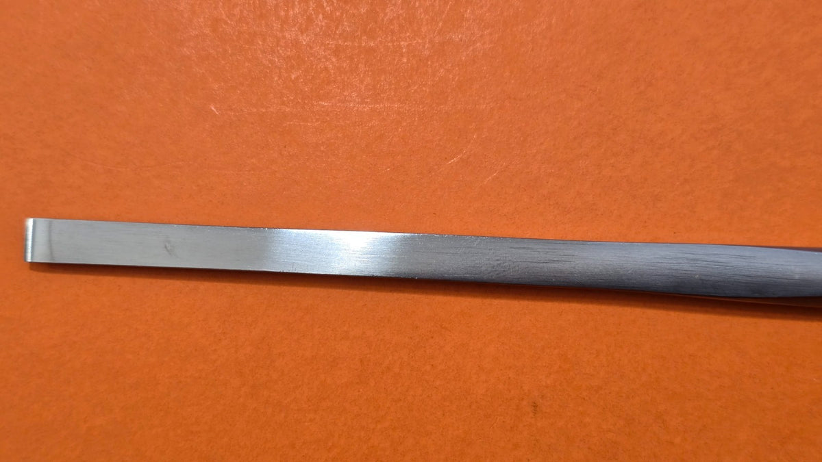 V. Mueller Surgical Orthopedic Osteotome 8.5" Straight 6mm wide