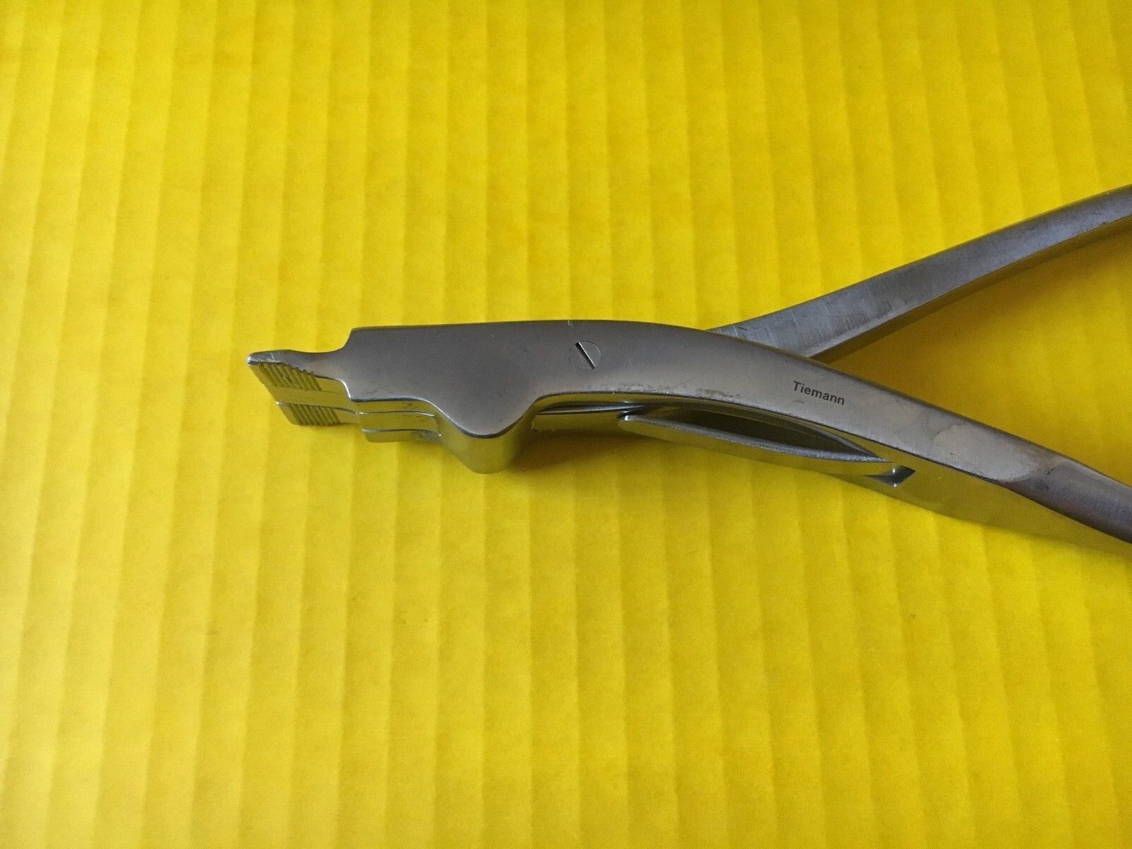 George Tiemann Three-Prong Cast Breaker, 9" REF: 22