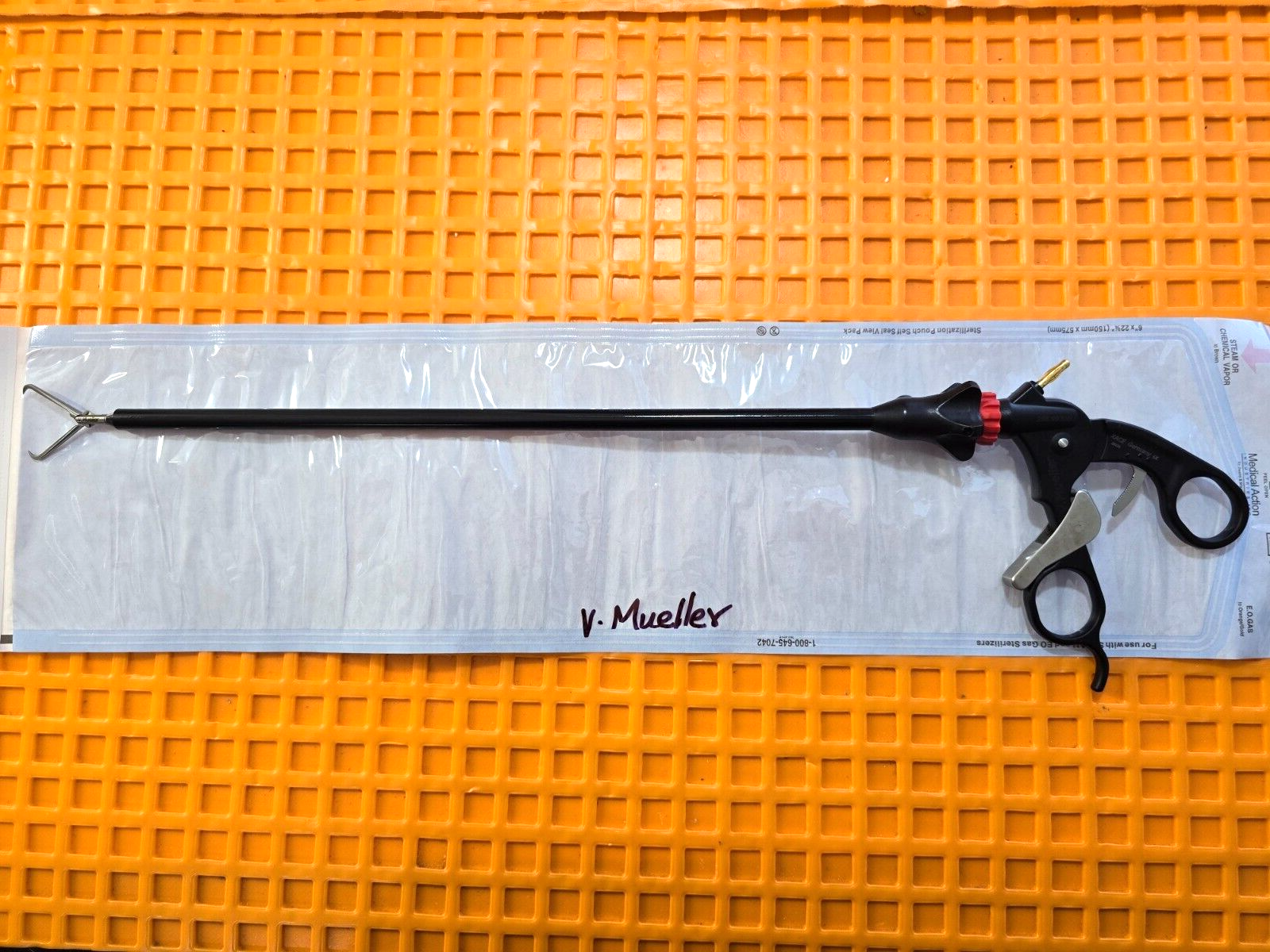 V. Mueller Surgical Tenaculum Grasping Forceps 10mm x 39cm Monopolar handle