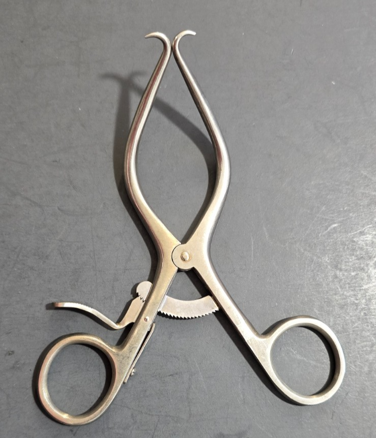 Jarit 205-125 Surgical Pediatric Gelpi Retractor 5 1/4" with Ratchet.