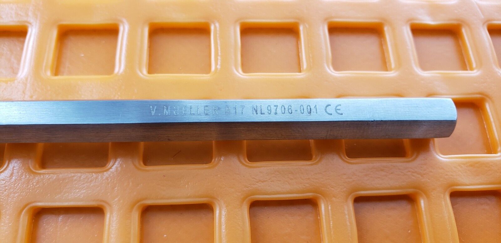 V.Mueller NL9706-001 Surgical Orthopedic McCulloch Right Hockey Stick Chisel