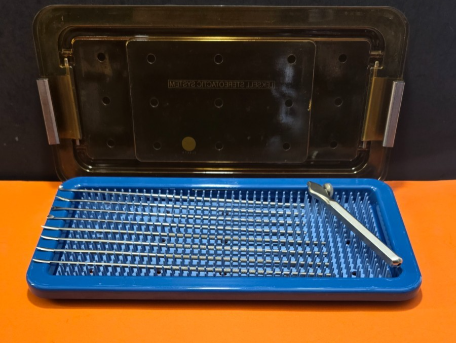 Stryker 233-70-1 Orthopedic Arthroscopy Instruments Set of 9 with tray