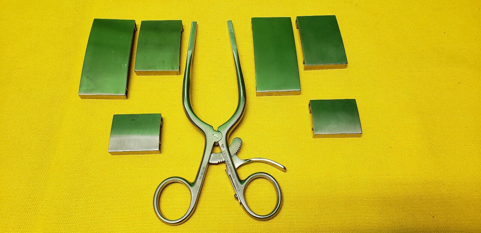 Codman 50-8015 Cardiovascular Garrett Peripheral Vascular Retractor w- Blades