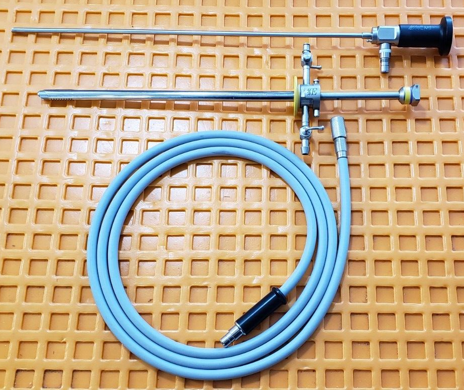 GYRUS ACMI M3-30 Cystoscope 4mmx30* Deg EOS-CFR25 & Fiber Optic Cable