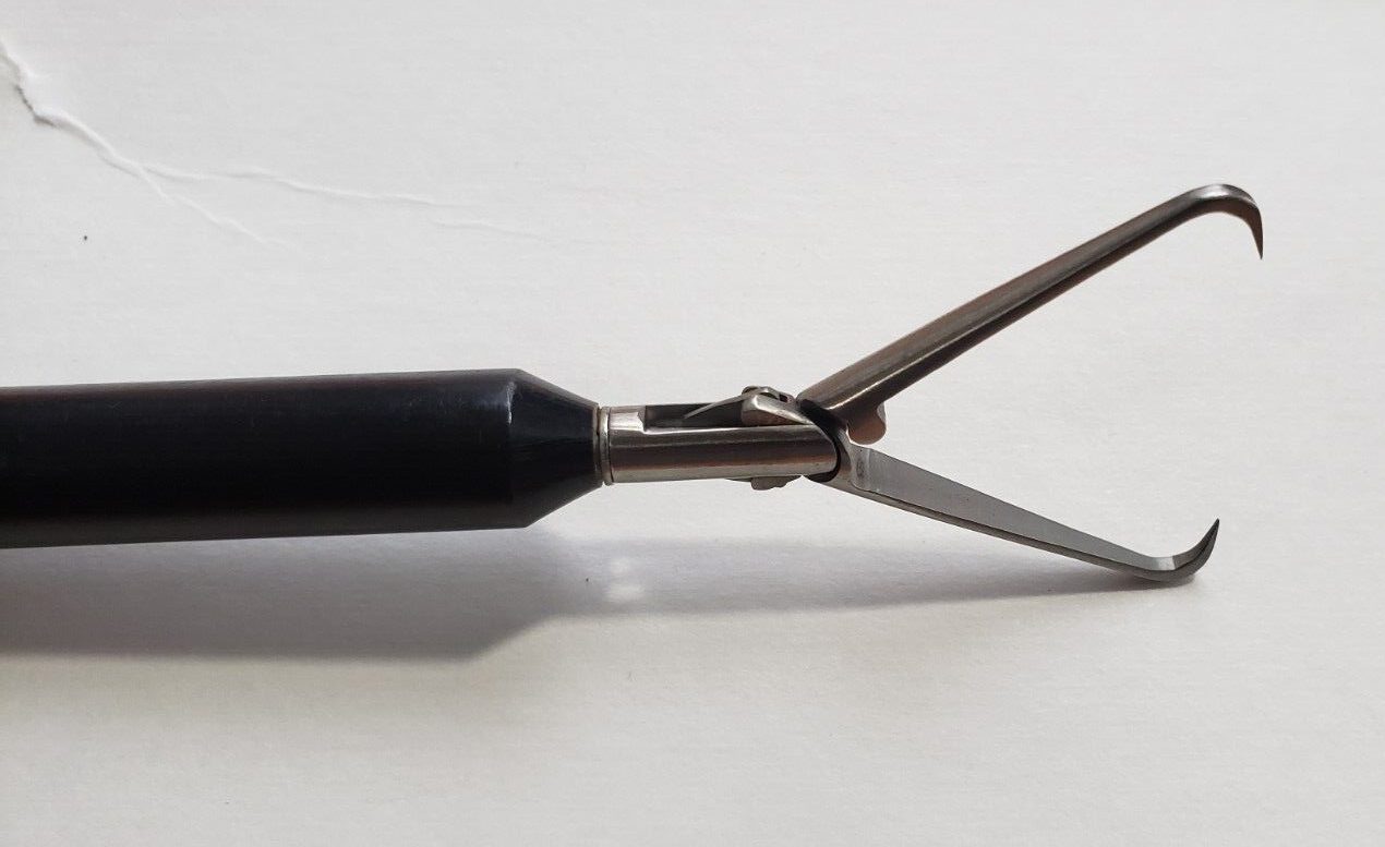 AED Surgical Laparoscopic Monopolar Tenaculum Forceps 10mmx38cm Autoclave