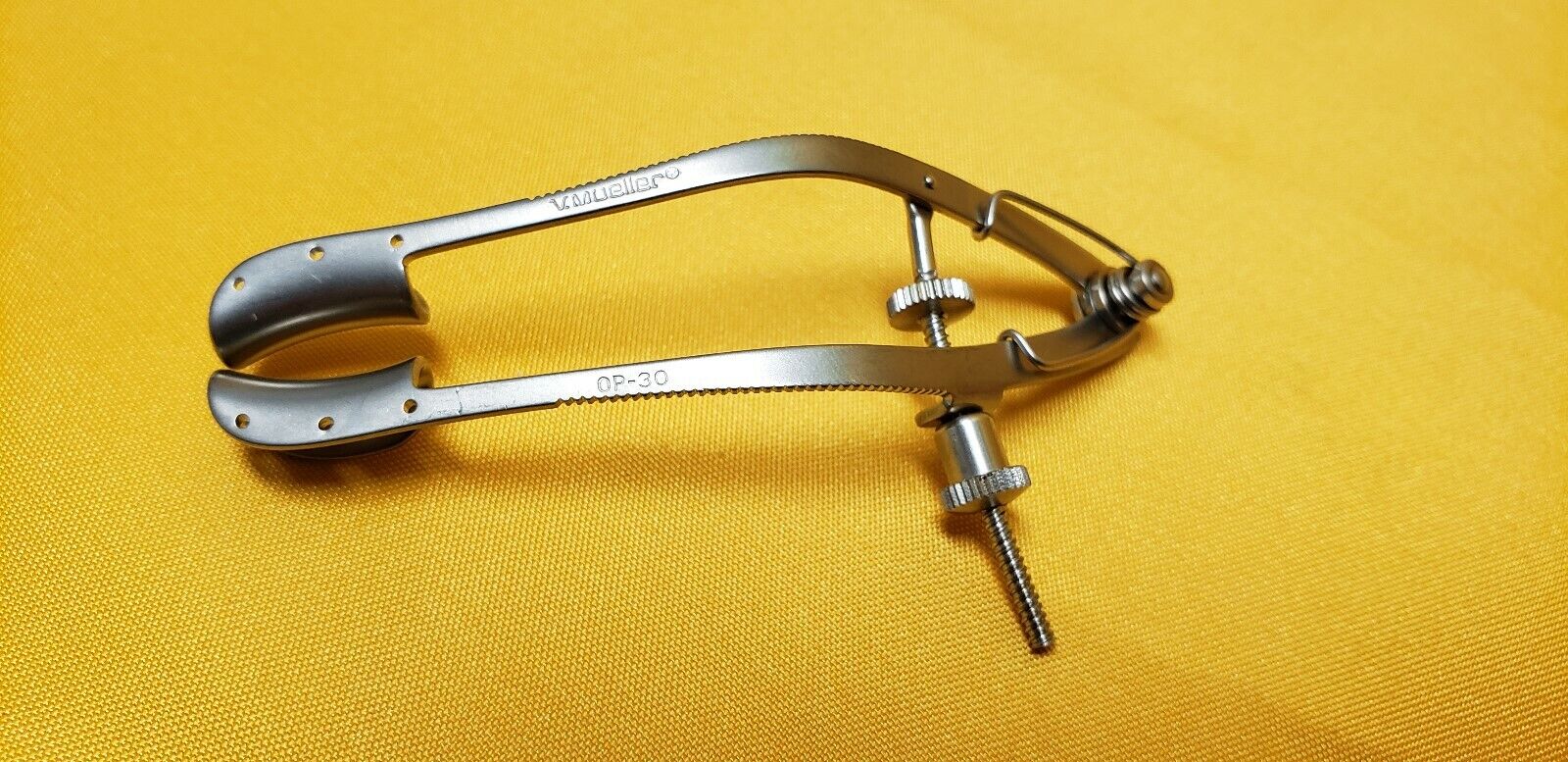 V.Mueller OP-30 Opthalmic LANCASTER Eye Speculum 3" Blades 15mmx7mm Deep