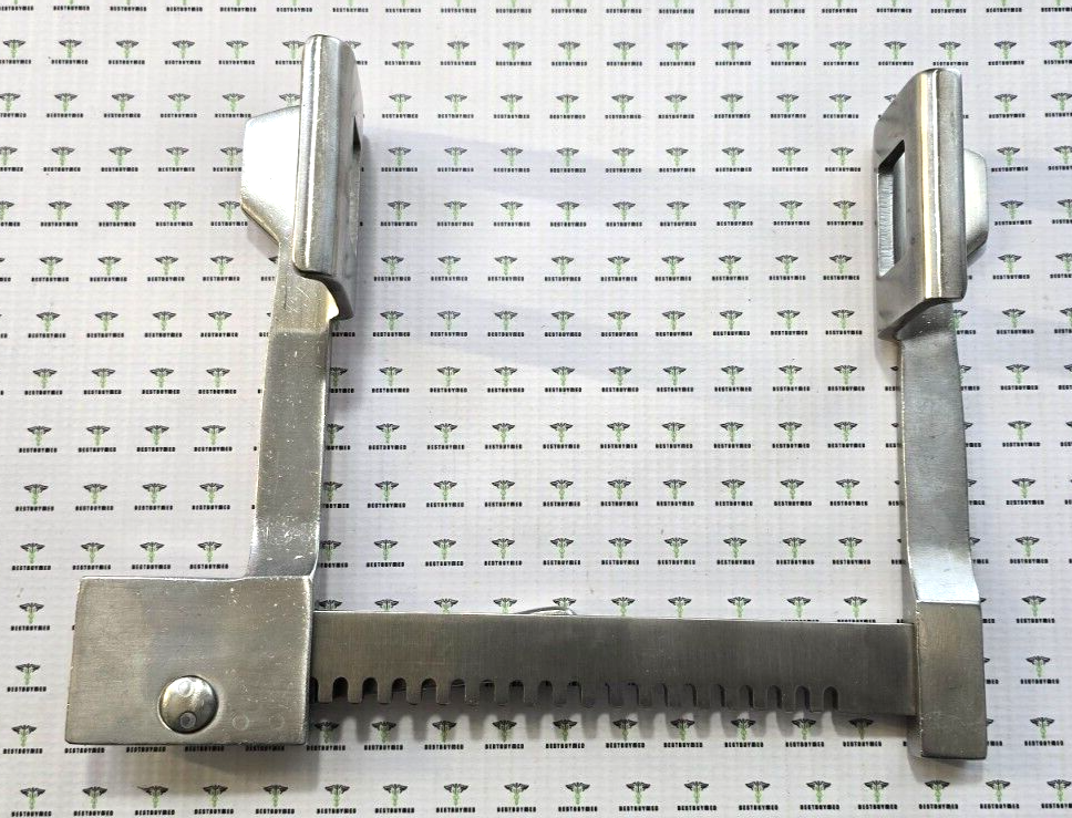 Codman Surgical Finochietto Rib Spreader Retractor Adult 9.5" Spread