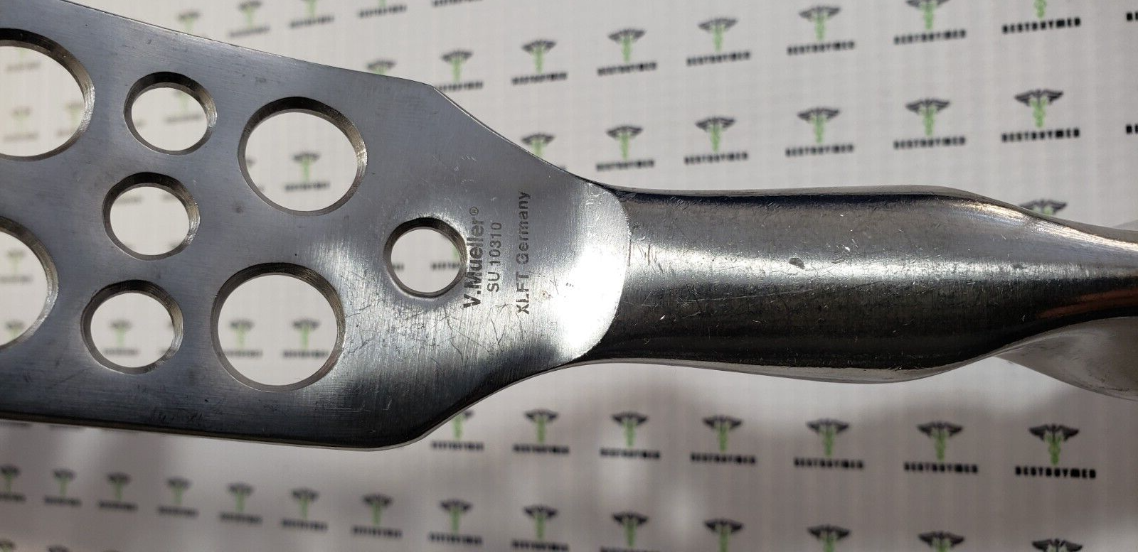 V.Mueller SU10310 Surgical Deaver Retractor 1.5" x 15" Long Lamb Handle