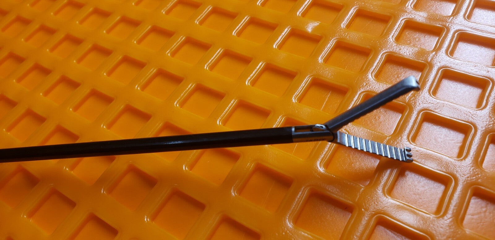 JARIT 600-109IL Laparoscopic Retraction Grasping Forceps 5mm x36cm Double Action