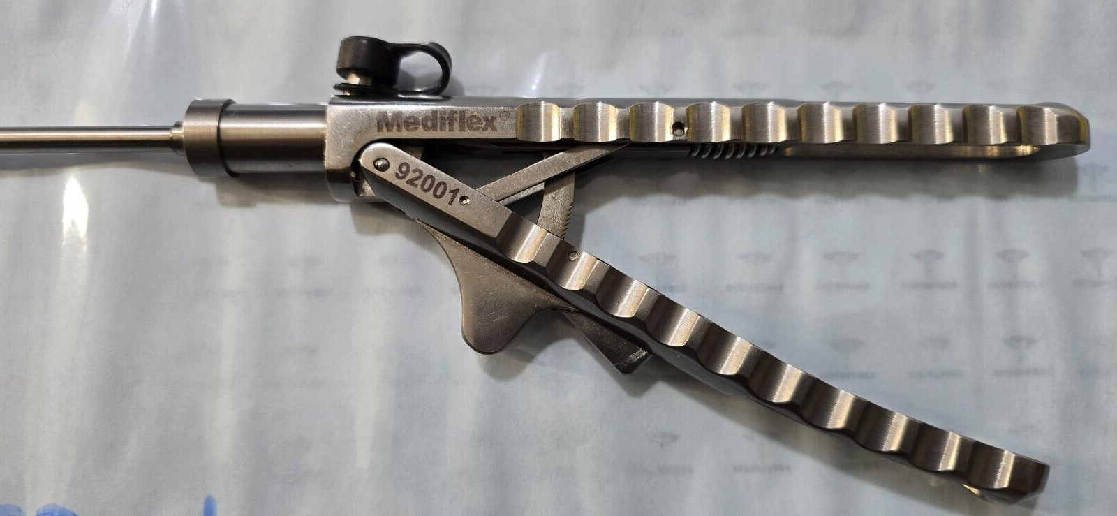Mediflex Laparoscopic Needle Holder 5mm x33cm Carbide jaws Axial Handle