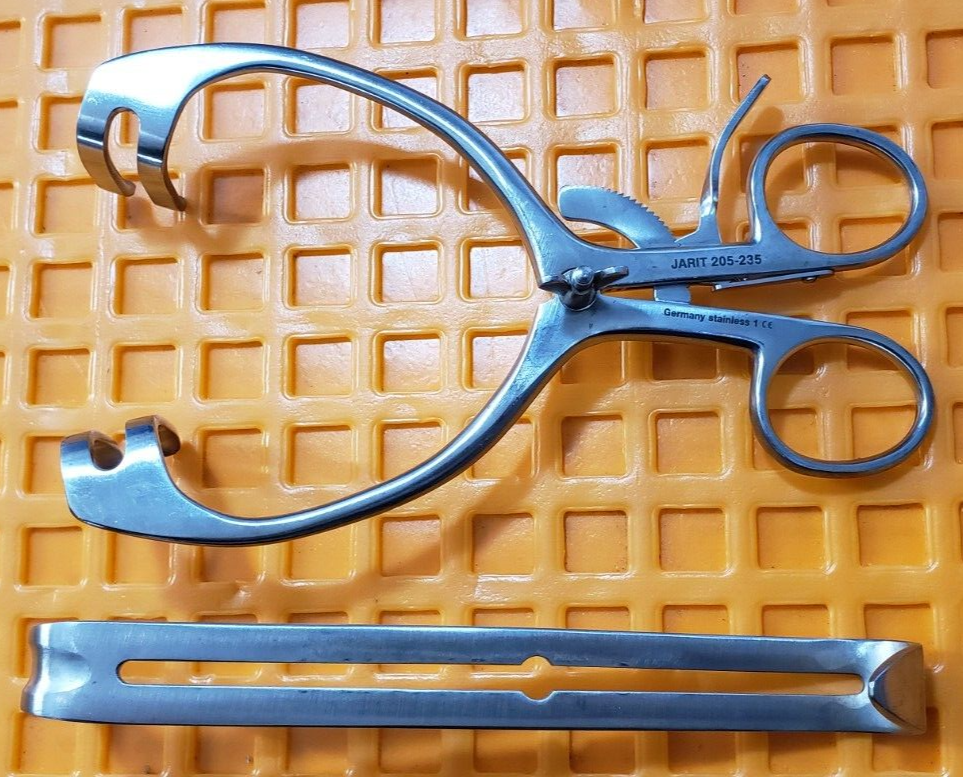 Jarit 205-235 Surgical Mayo-Adams Retractor W-Removable center Blade 6.5"