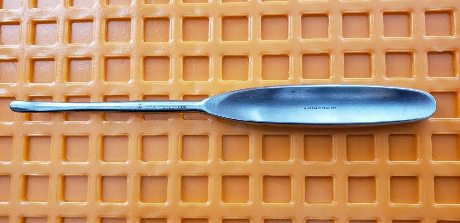 Zimmer 3650 Surgical Langenbeck Periosteal Elevator 7"