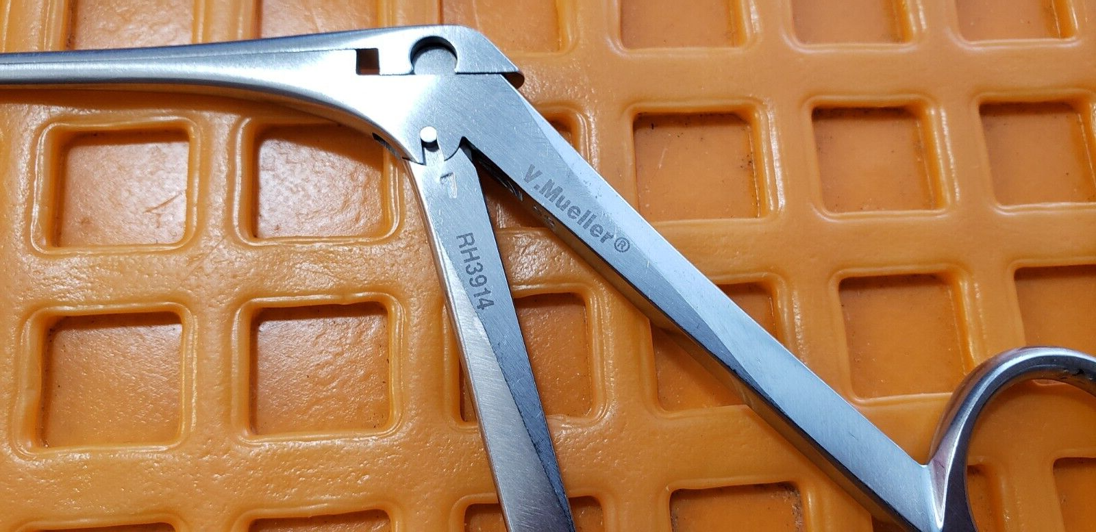 V. Mueller RH3914 Surgical TAKAHASHI Nasal Forceps 7" 2.5mmx8mm Jaws