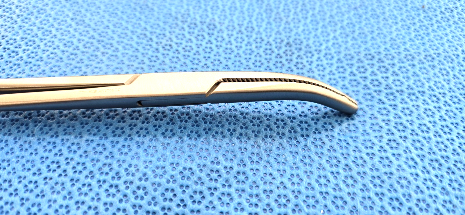 V. Mueller Surgical Heaney Forceps 8 1/4" Single tooth Curved REF: GL 3100