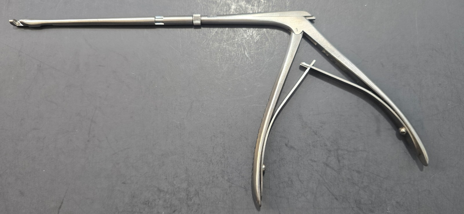 V.Mueller RH 4050 Surgical Hajek Kofler Forceps 4mm x 3mm Up