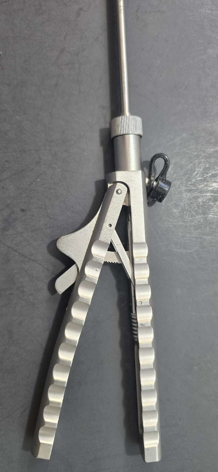 Jarit Laparoscopic Needle Holder 5mm x 33cm Carbide Right Curve Ratchet handle