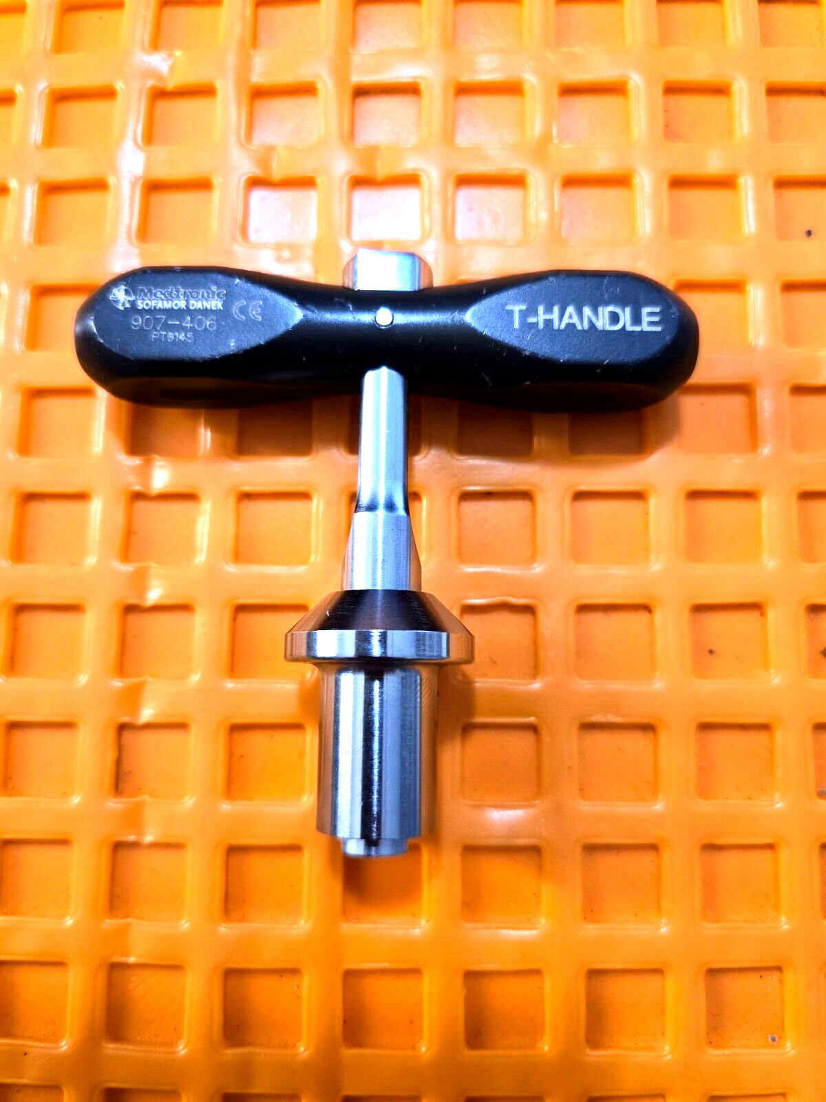 Medtronic 907-406 Sofamor Danek Surgical T-Handle for Quick Coupling.
