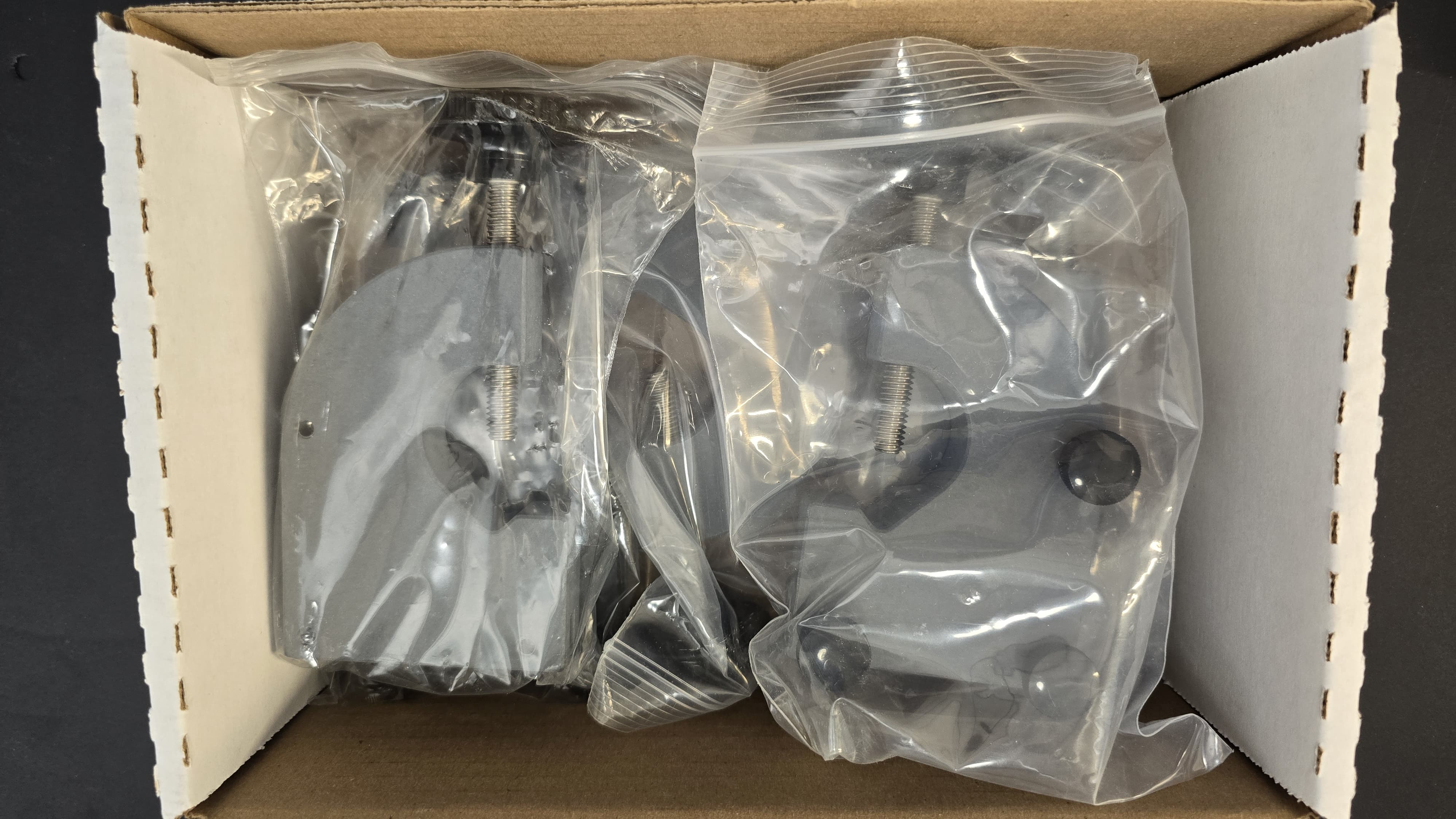 Icu medical Mount Holder for Pole Mounting Monitoring Kit Components REF: 42394-12