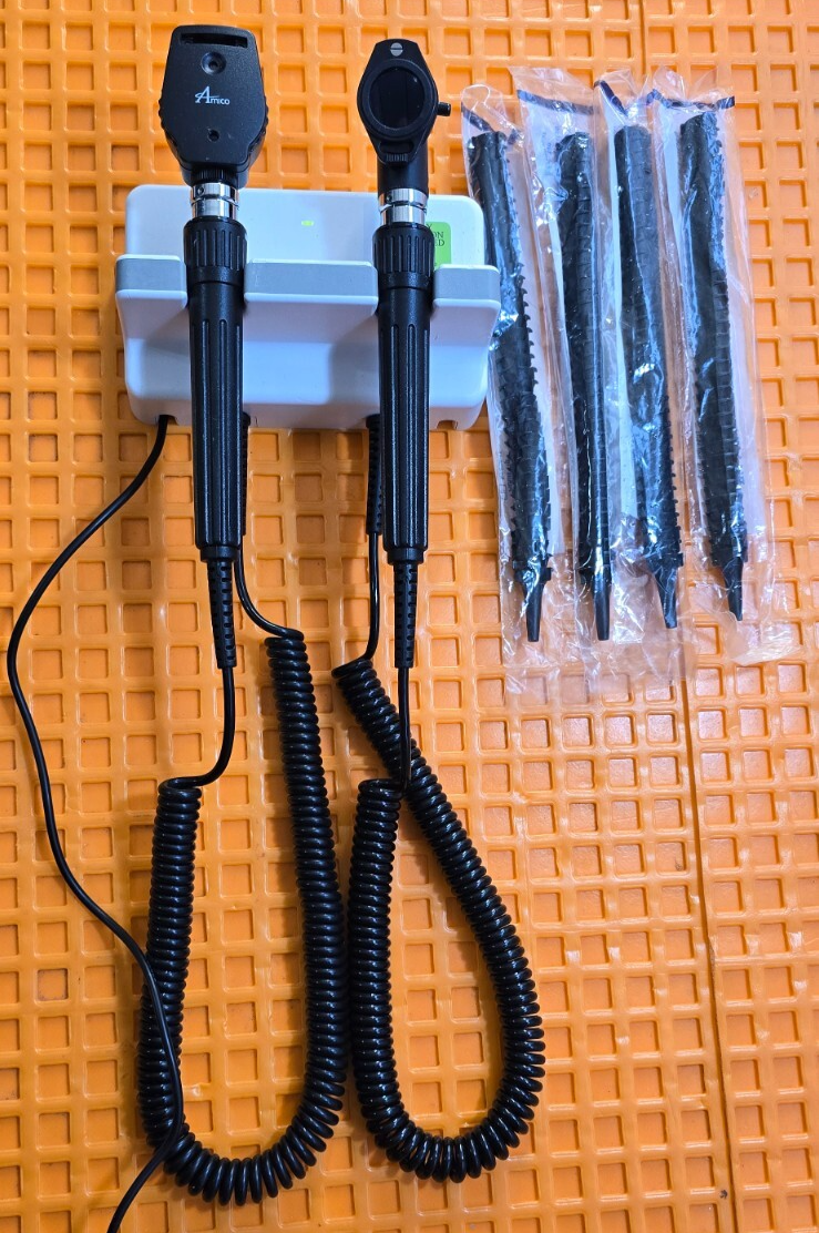 Amico Diagnostic Station with Otoscope & Opthalmoscope Set