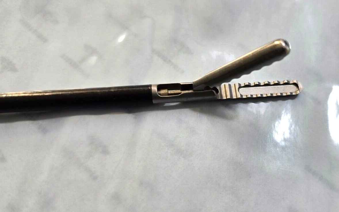Aesculap Surgical Prestige Grasping Forceps 5mm x 36cm with Lock Single Action