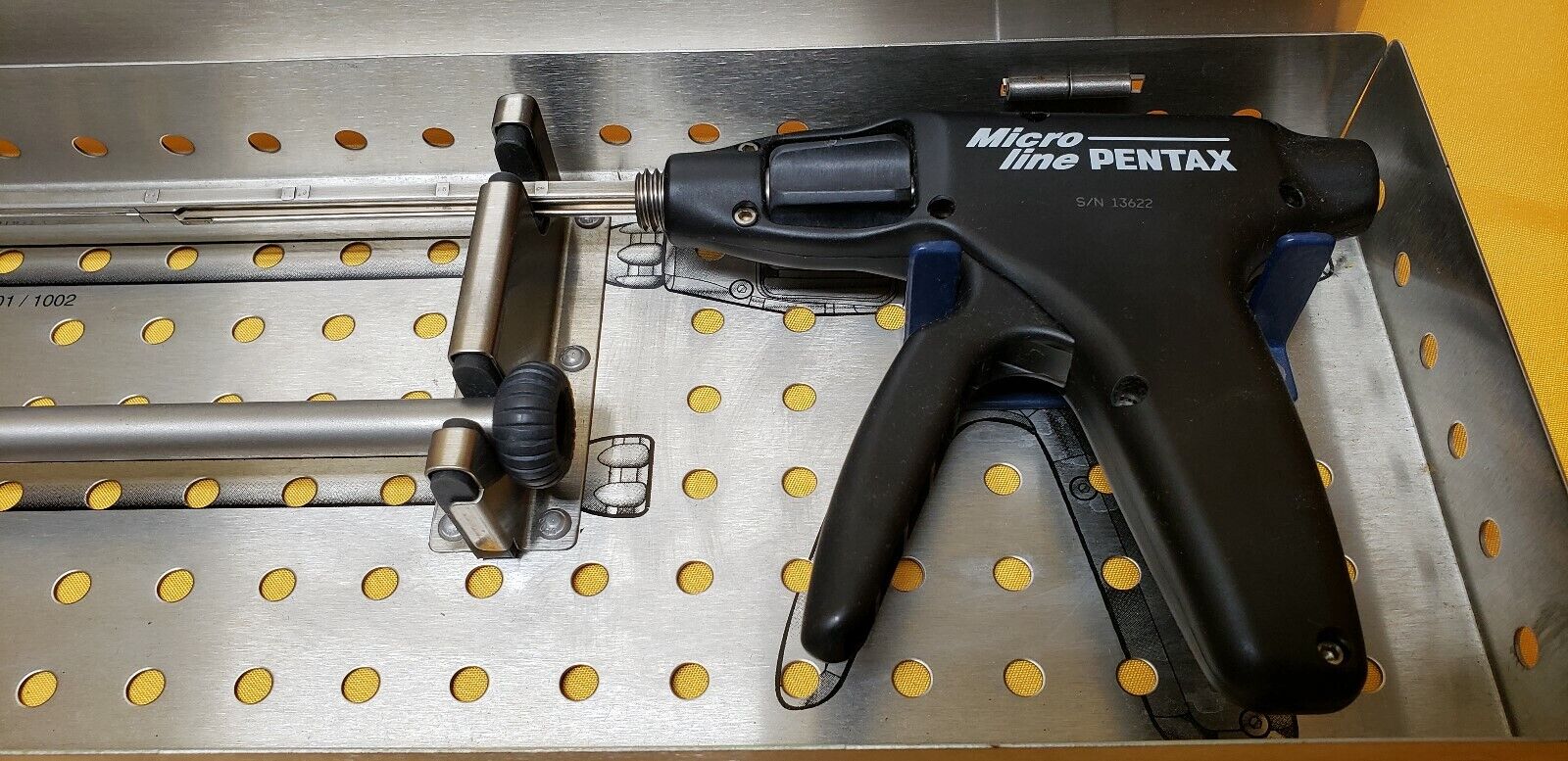 Micro Line PENTAX Surgical M/L Clip Applier with Tray (Reusable Applier)