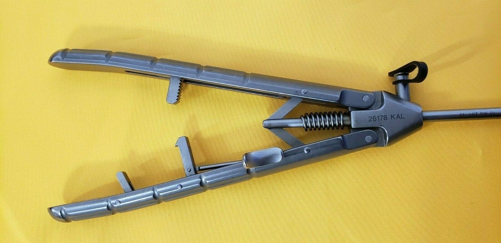 Storz 26178KAL Laparoscopic Macro Needle Holder 5mm with Lock Germany