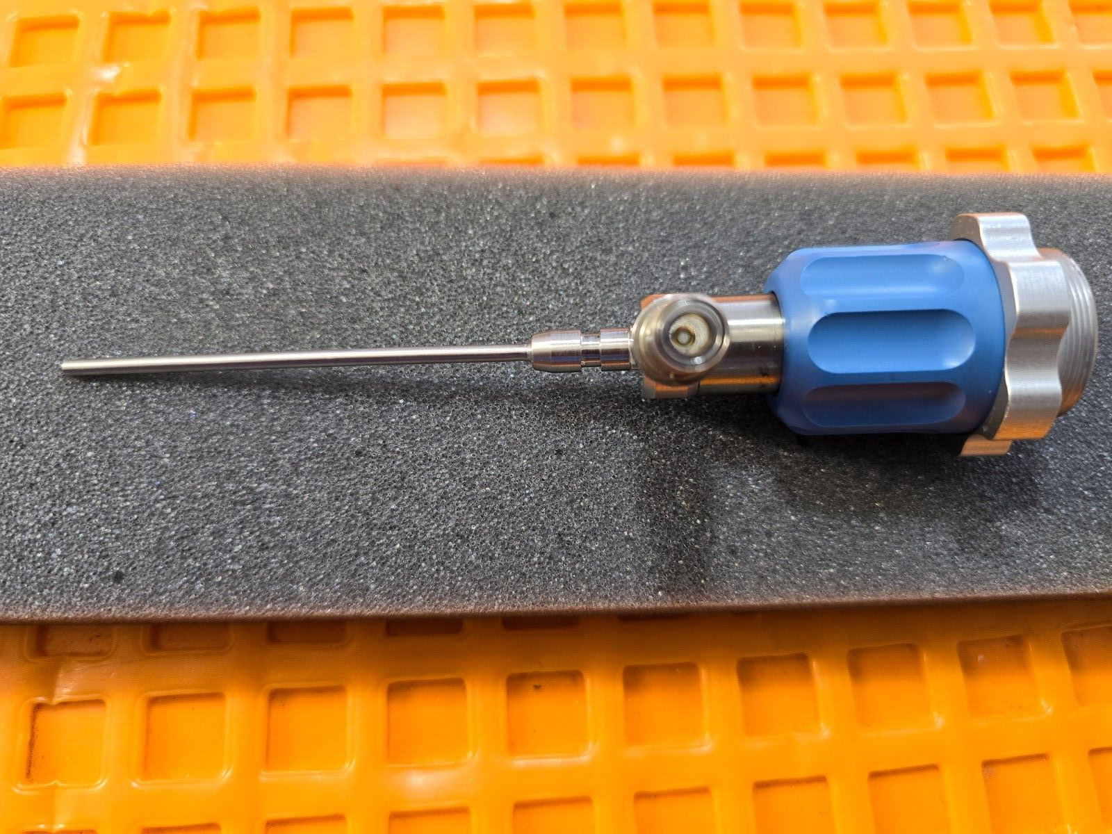 Stryker 502-526-010 Small Joint Arthroscope 2.7mmx0° C-Mount Speed Lock