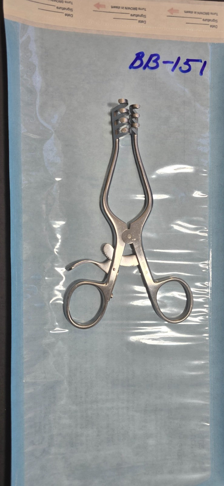 V.Mueller Surgical Weitlaner Retractor 5.5" 3x4 Blunt with ratchet.
