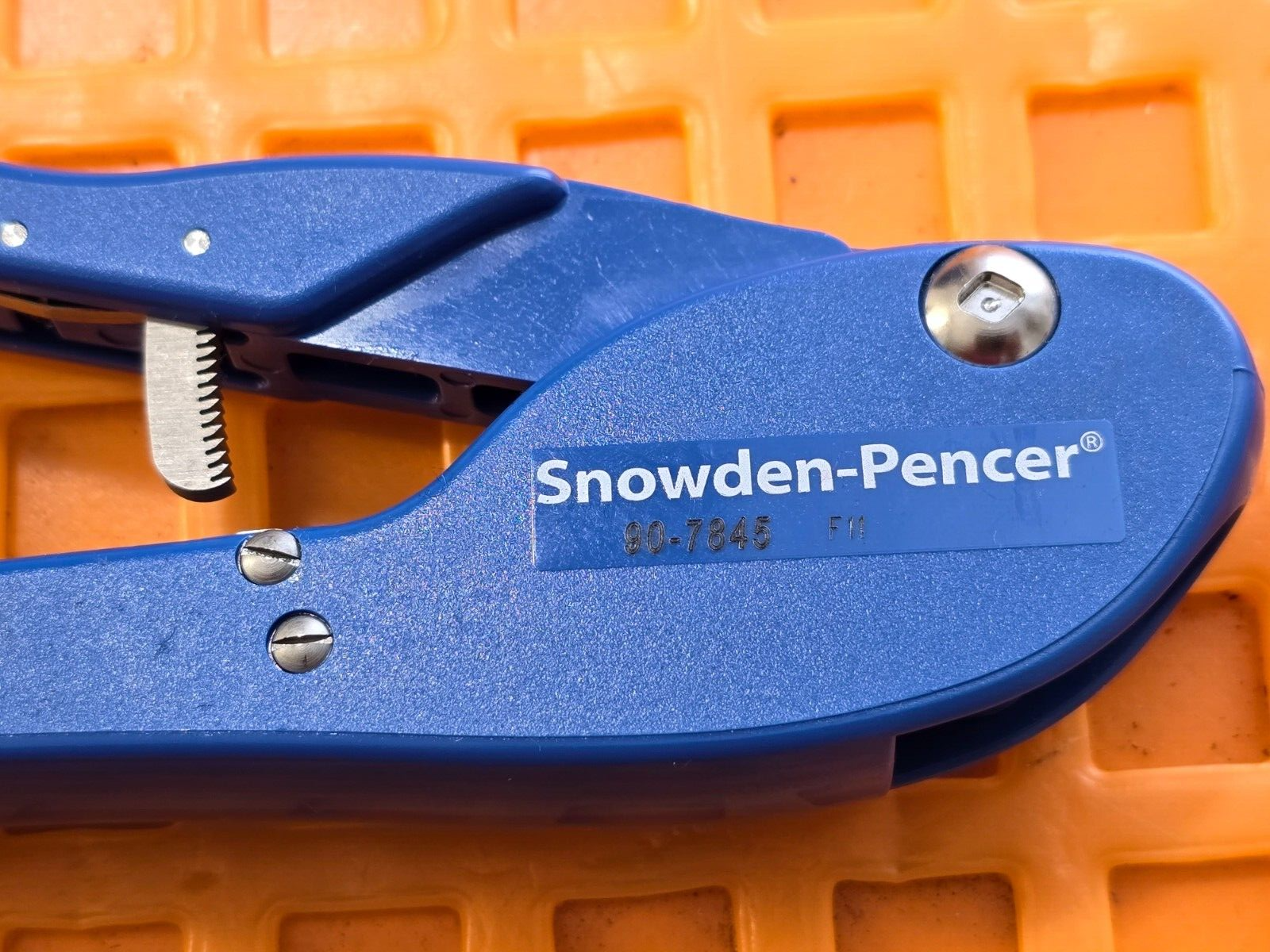 Snowden Pencer SP90-7845 Grasping Forceps 5x39cm with Lock