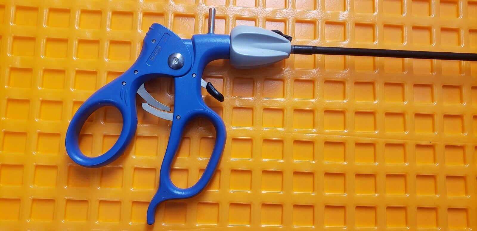 Snowden Pencer 90-6220 Laparoscopic Bullet Nose Forceps 5mmx45cm Diamond Jaw Tip