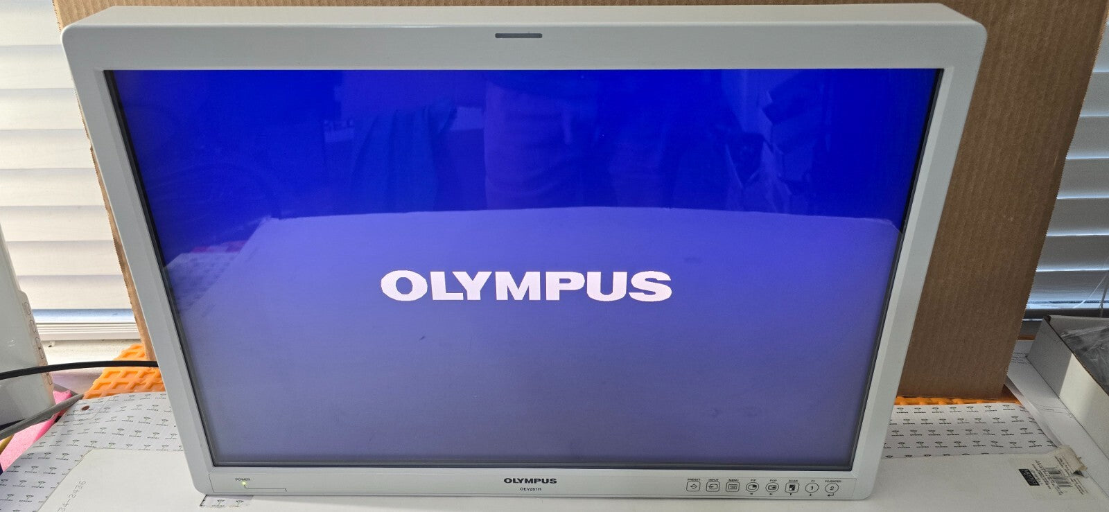 OLYMPUS OEV261H High Definition LCD Monitor With Power AC Adaptor