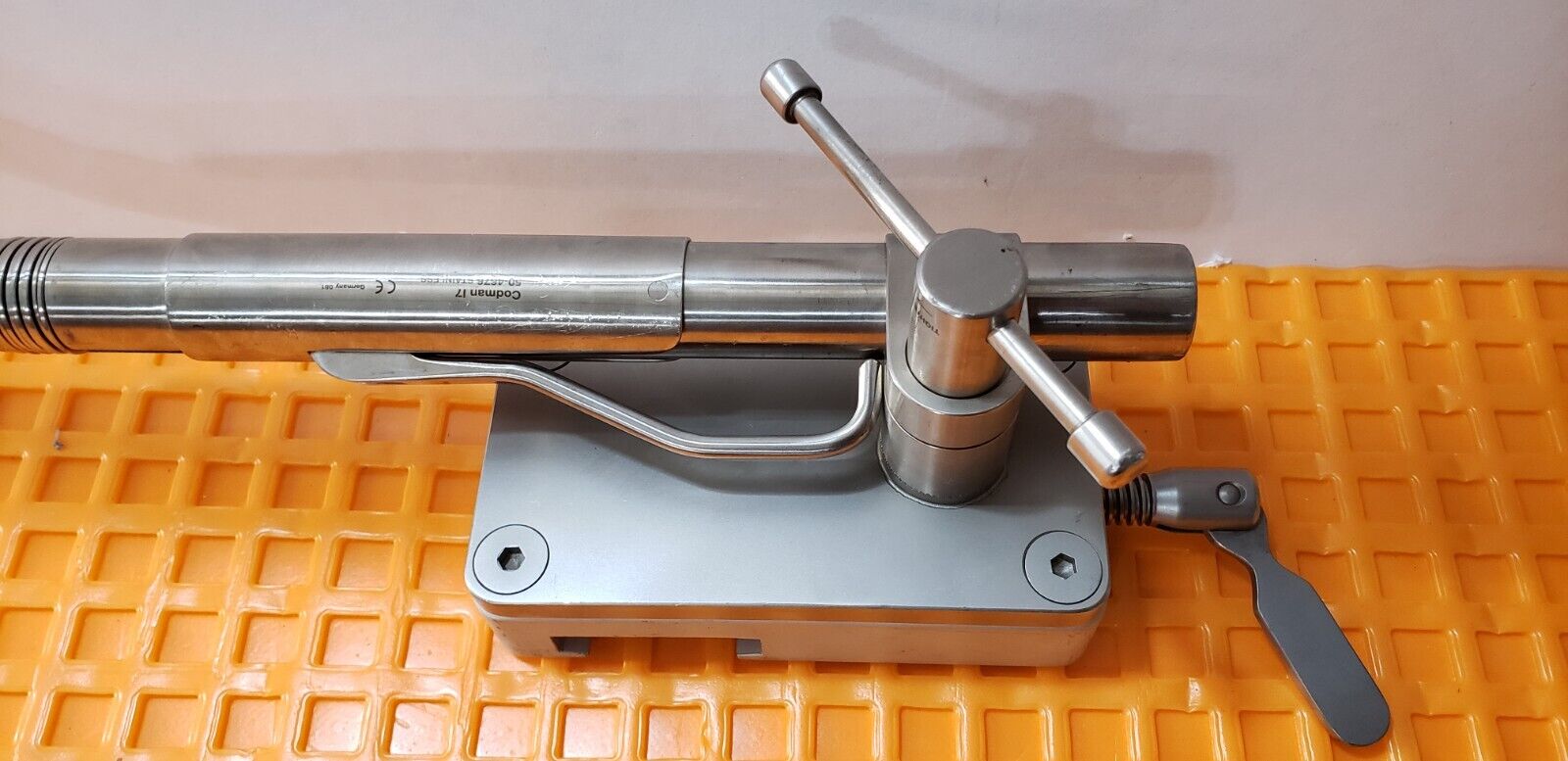 Codman 50-4676 Orthopedic Table Mounted Retractor Arm with Post Holder Clamp