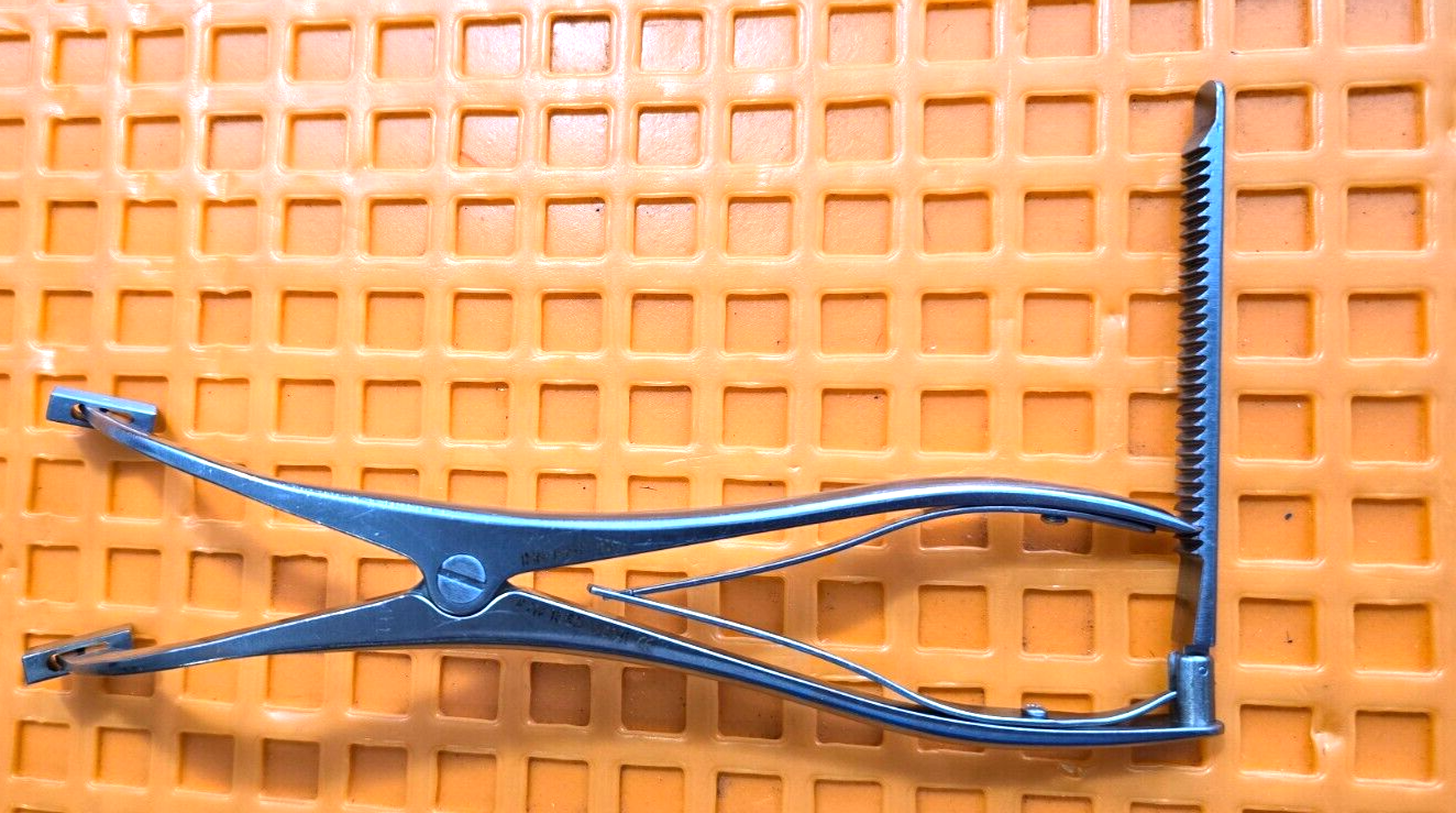 INNOMED 1855 Orthopedic Femoral Spreader with Calibrated Ratchet