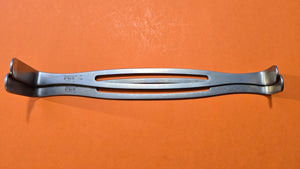 Aesculap BT041R Surgical Orthopedic US Army Retractor