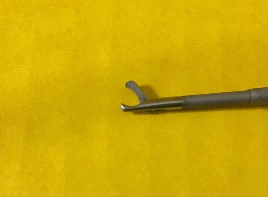 Storz Surgical Micro Hook Scissor, 3.3mm x 30cm REF: 26186 EH