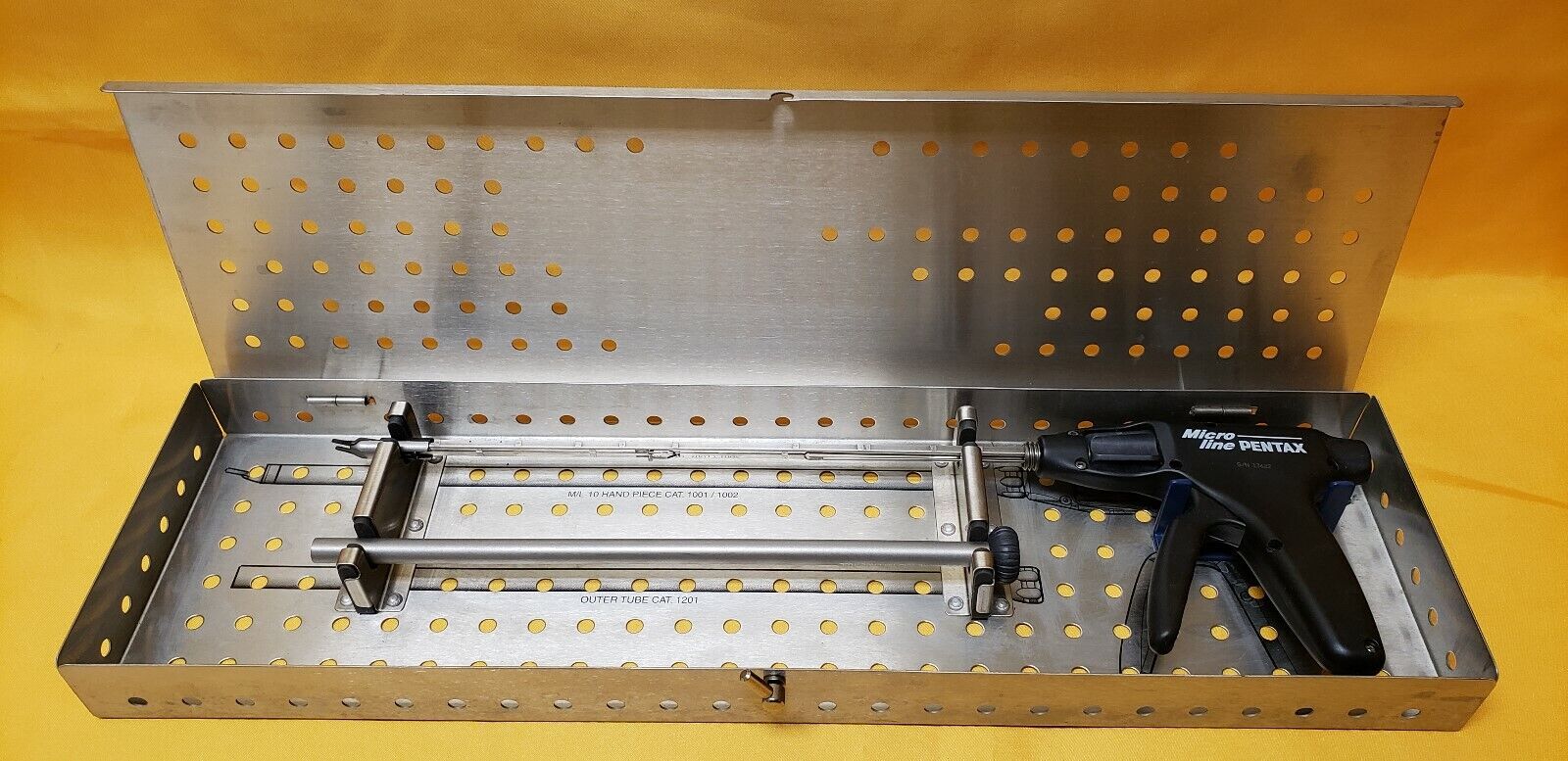 Micro Line PENTAX Surgical M/L Clip Applier with Tray (Reusable Applier)