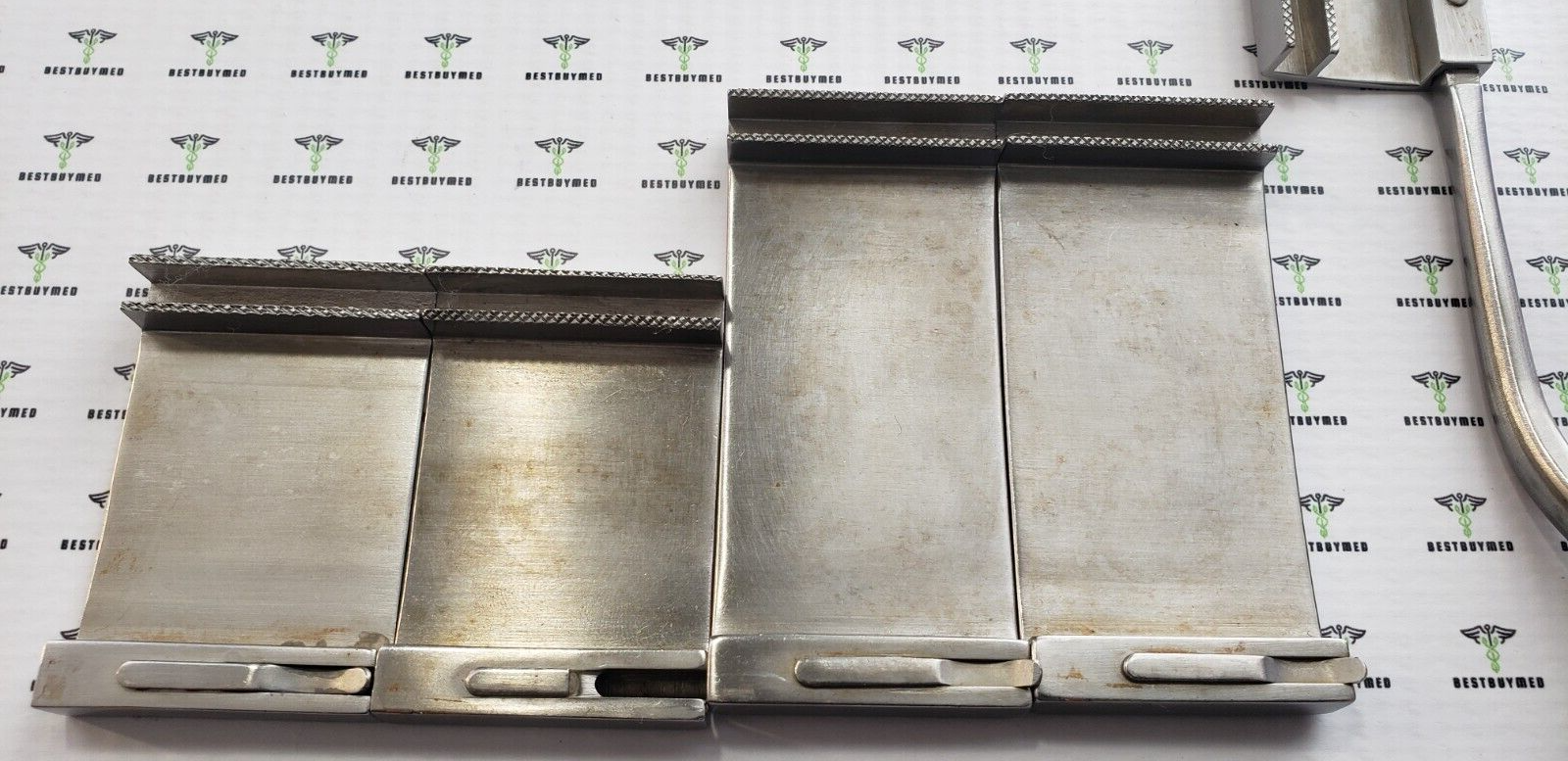 Codman 50-8015 Surgical Garrett Peripheral Vascular Retractor & 6-Blades