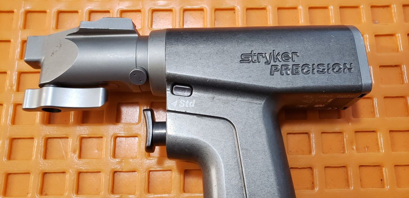 Stryker Precision 6209 OSC Tip Orthopedic hand Piece with 6212 Battery