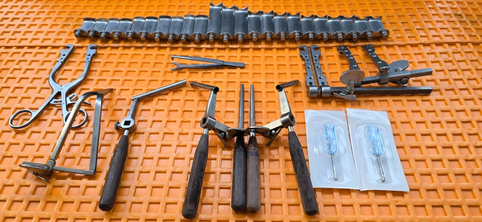 Aesculap Surgical Casper Cervical Retractor Set with Tray. (Made in USA)