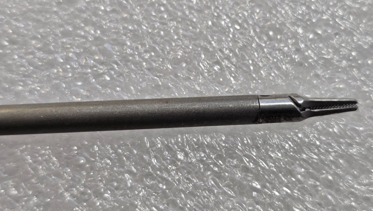 Karl Storz 50220 S Arthroscopy Grasping Forceps 5mm x 16.5cm ratchet Handle