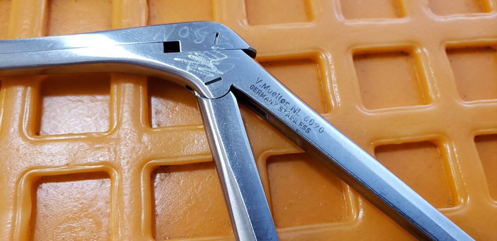 V. Mueller NL-6090 Orthopedic Love-Gruenwald Rongeur Straight, 3x10 Cup Jaws