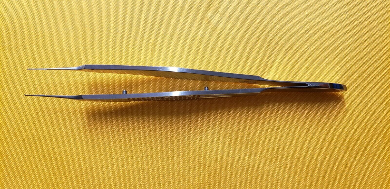 SSI Ultra 60-1631 Surgical Ophthalmic Castroviejo Suturing Forceps 0.3mm Tip