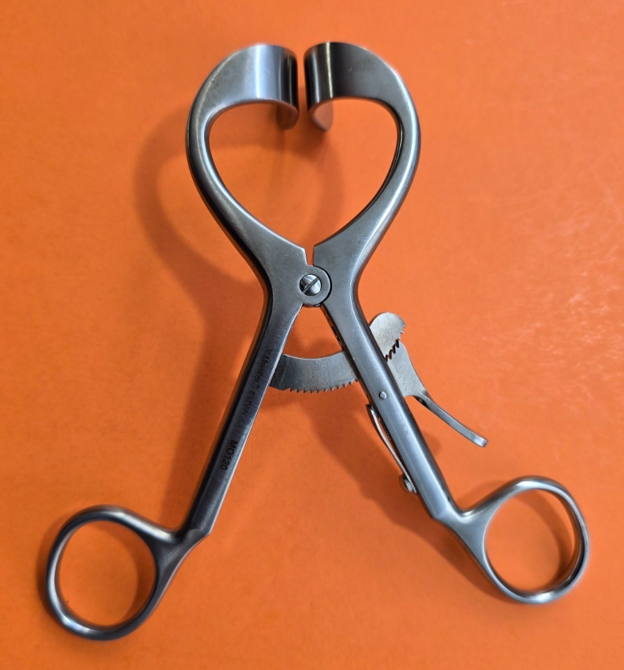 V. Mueller MO120 Surgical Dental Molt Mouth Gag 5.5" with Ratchet