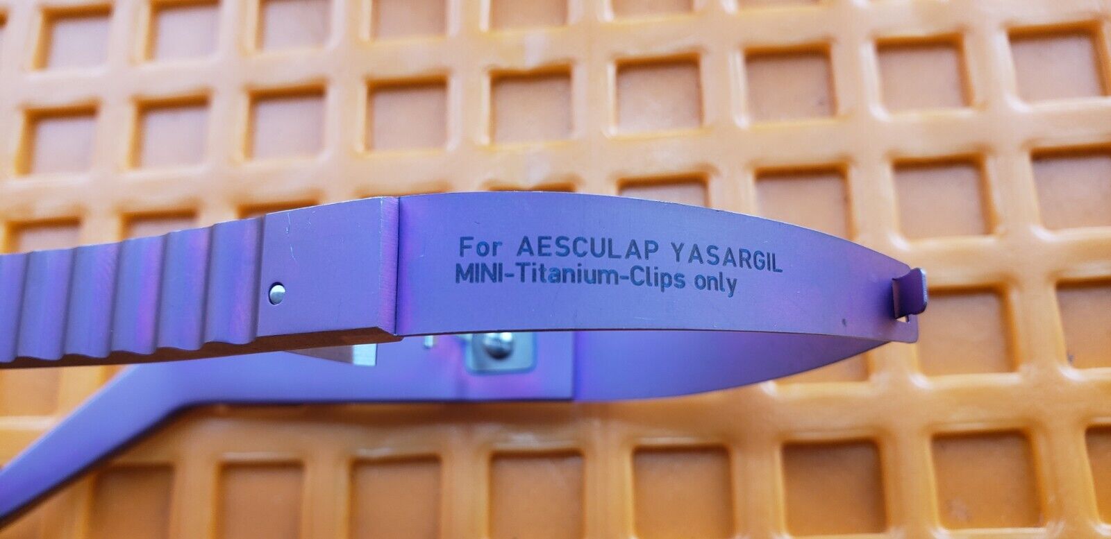 Aesculap FT472T,Surgical Neuro Titanium Yasargil Clip MINI Clip Applier 8"