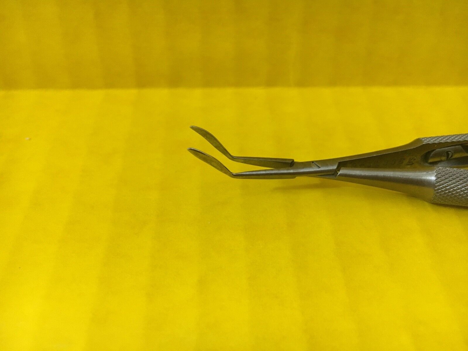 Rhein Fine Foldable Lens Insertion Forceps REF: 8-01336