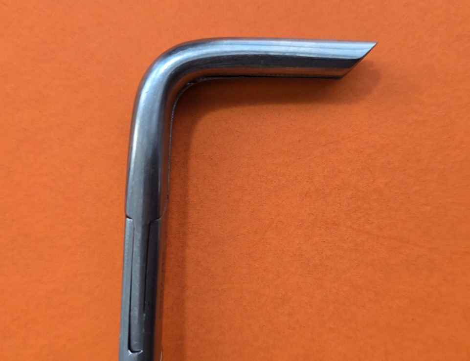 V. Mueller Surgical Best Right Angle Colon Clamp 11" REF: SU 7063