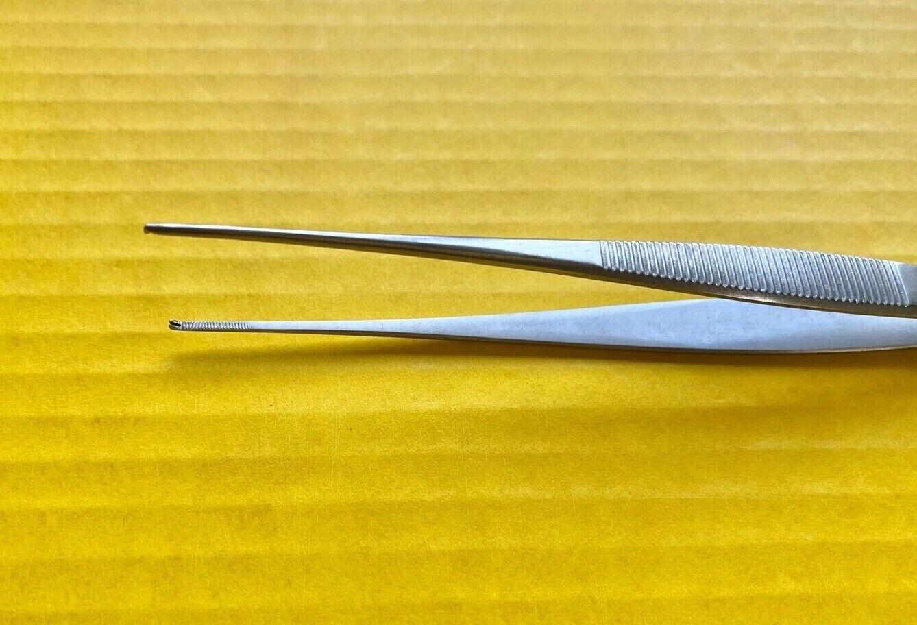 V. Mueller Cushing Tissue Forceps, 1 x 2 Teeth, 7.25" REF: NL1470