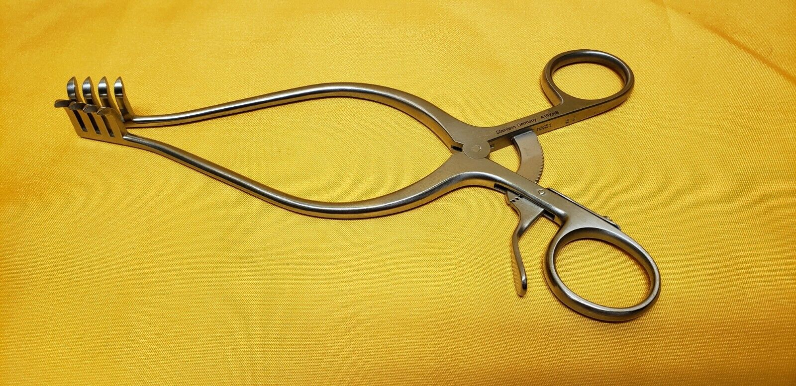 V. Mueller NL950 sURGICAL Adson Cerebellum Retractor 7.5" Sharp 4x4 Prong
