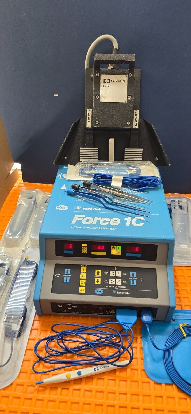 Valleylab Force 1C System with E6008 Monopolar Foot Switch